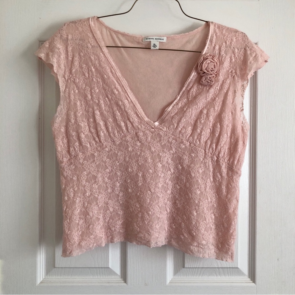 Banana Republic nude pink v neck lace blouse size XL